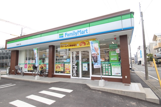 コンビニ　ファミリーマート 黄金通四丁目店（コンビニ）まで300m