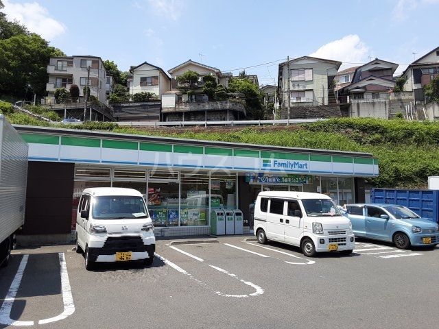 コンビニ　ファミリーマート 鶴ヶ峰本町店（コンビニ）まで597m
