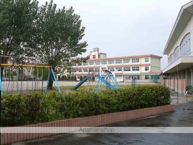 小学校　小牧市立　味岡小学校（小学校）まで850m