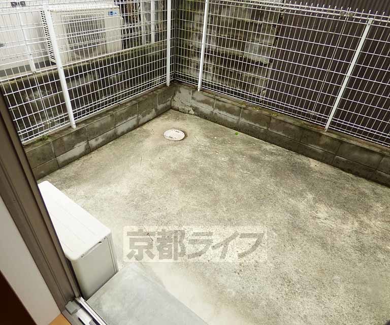 バルコニー　こじんまりしています。