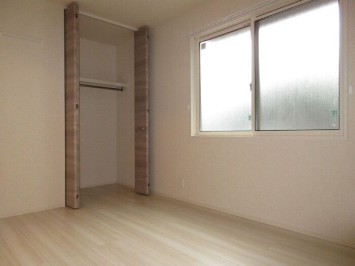 その他部屋・スペース　２面採光の居室です