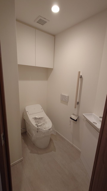 トイレ　※写真は同タイプ住戸です。