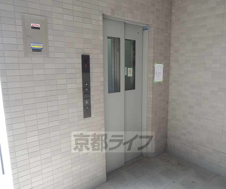 その他　エレベーターです。