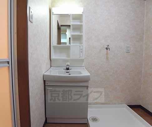 洗面設備　独立洗面台です。