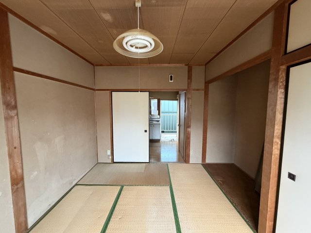 湘南ハイツの居間写真