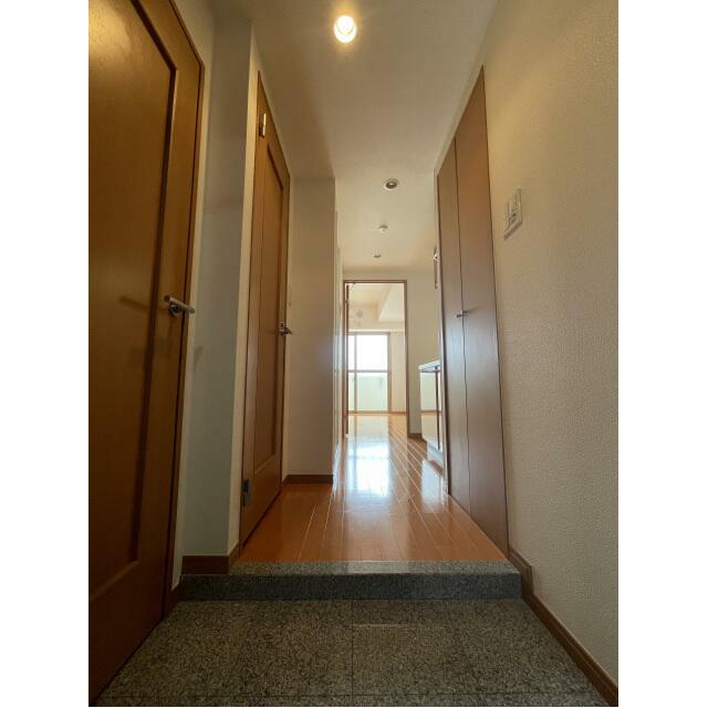 玄関　同タイプ参考写真