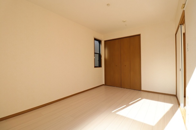 その他部屋・スペース　★洋室６帖★