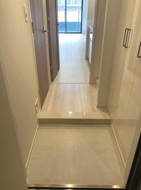 玄関　※写真は同タイプ住戸です。