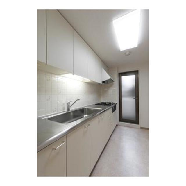 キッチン　※写真は同タイプ住戸です。