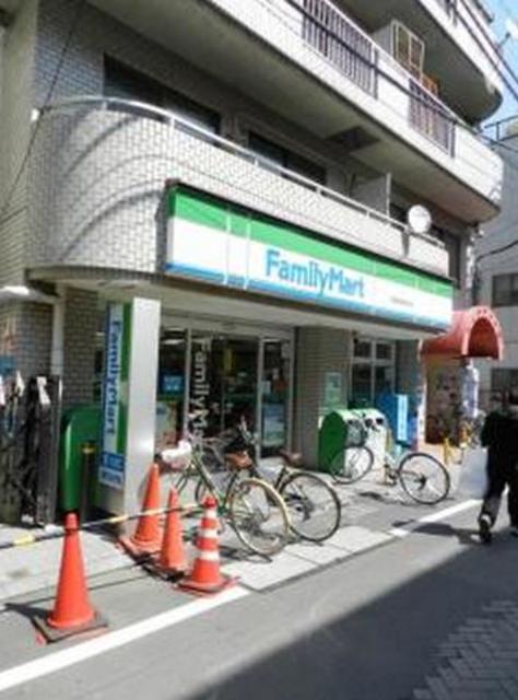 コンビニ　ファミリーマート戸越銀座駅西店（コンビニ）まで582m