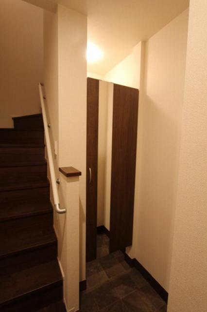 グランツ松島Eの玄関写真