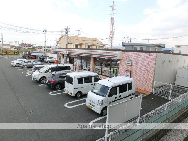 コンビニ　セブンイレブン（コンビニ）まで393m