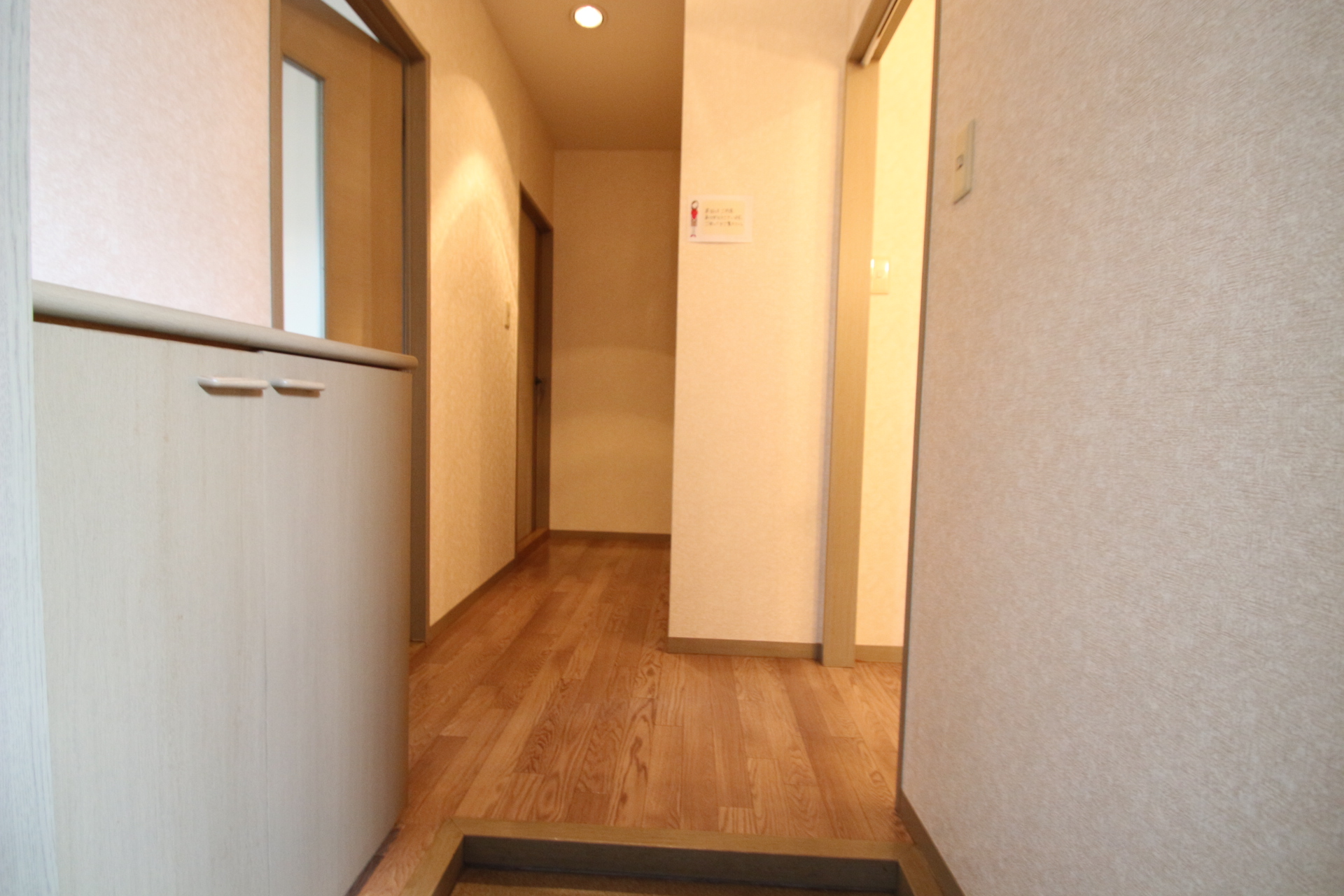 玄関　同建物別号室