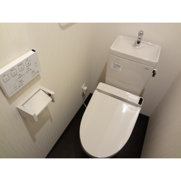 デ・クメール宝町のトイレ写真