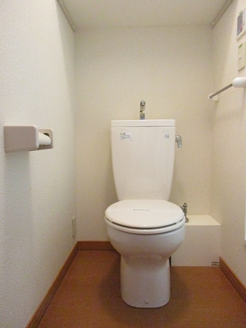 トイレ　※別号室写真使用