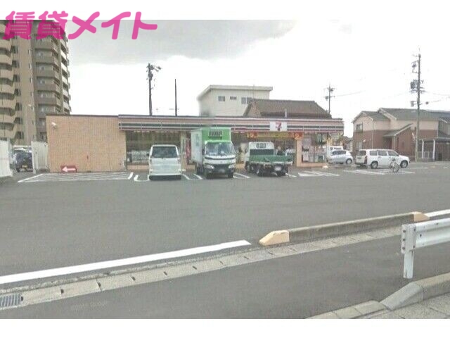 コンビニ　セブンイレブン桑名益生店（コンビニ）まで724m