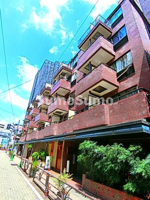 建物外観　落ち着いた雰囲気の外観です