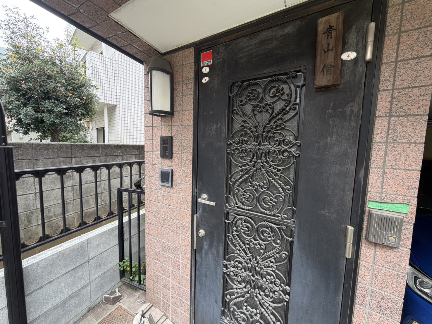 新井1丁目住宅の玄関写真
