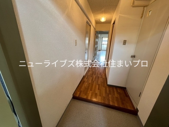 京阪本線 寝屋川市駅 徒歩5分 5階建 築36年の玄関写真
