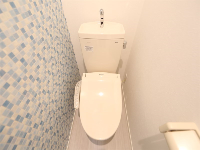 トイレ　温水洗浄暖房便座付トイレ
