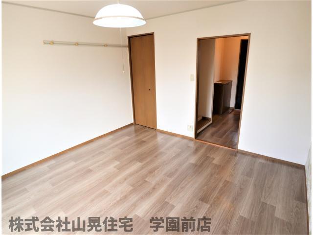 近鉄奈良線 学園前駅 徒歩12分 2階建 築30年の居間写真