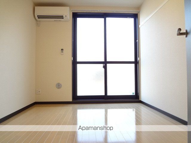 レオネクストあんなばんIIの居間写真