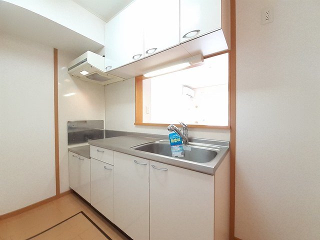 富山地鉄富山港線 城川原駅 徒歩14分 2階建 築19年のキッチン写真