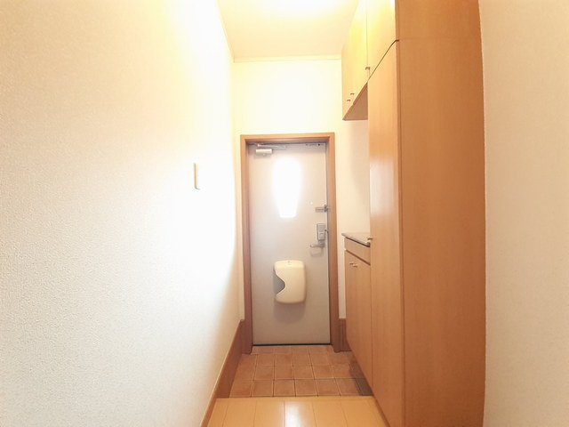 富山地鉄富山港線 城川原駅 徒歩14分 2階建 築19年の玄関写真