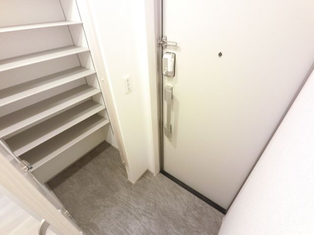 ミライフハウス栄町の玄関写真