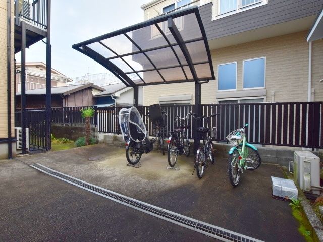 その他共有部分　★★屋根付き！駐輪スペース★★