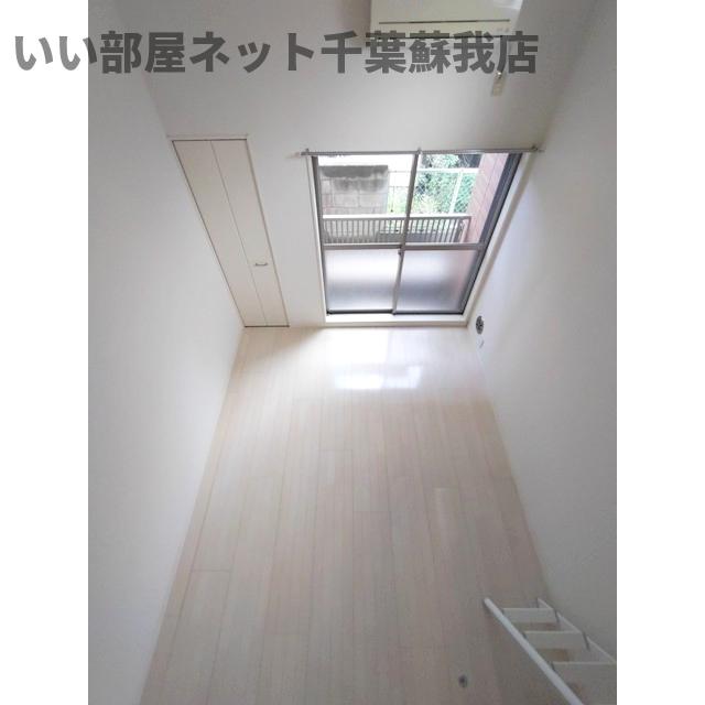 居室・リビング　こちらのリビングで趣味の時間をお楽しみください