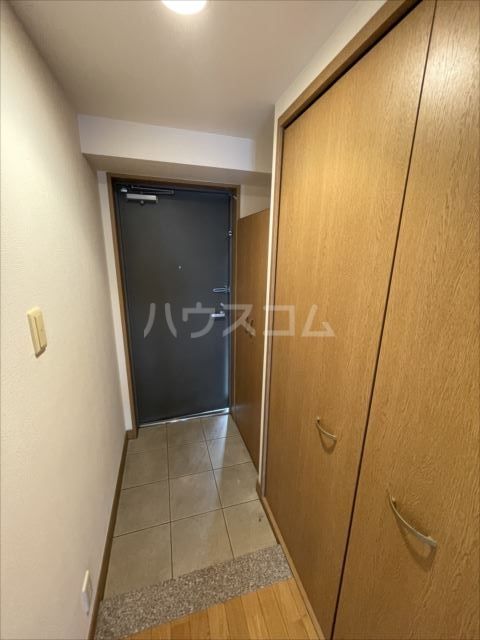 プリムベール南浦和の玄関写真