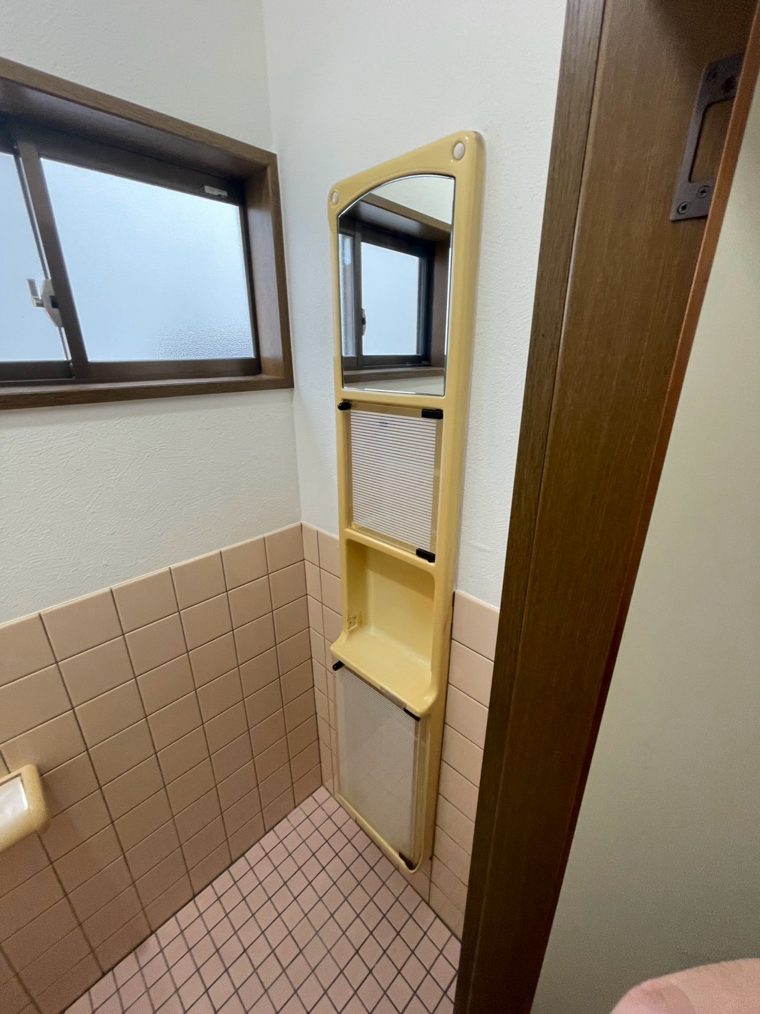 東鴻池町5丁目戸建のトイレ写真