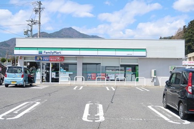 コンビニ　ファミリーマート　上郷中央（コンビニ）まで78m