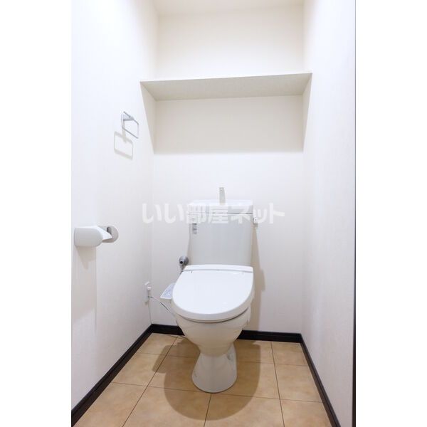 宇都宮市 2階建 築11年のトイレ写真