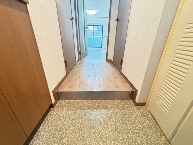 玄関　詳細は、RISUMO江坂本店までお問合せください♪
