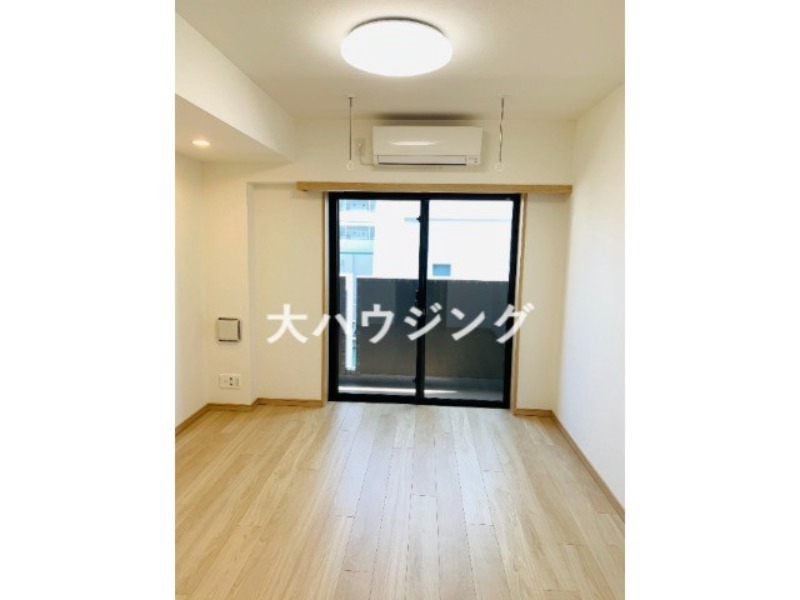 ルーブル大森西の居間写真