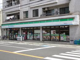 コンビニ　ファミリーマート 布施荒川店（コンビニ）まで239m
