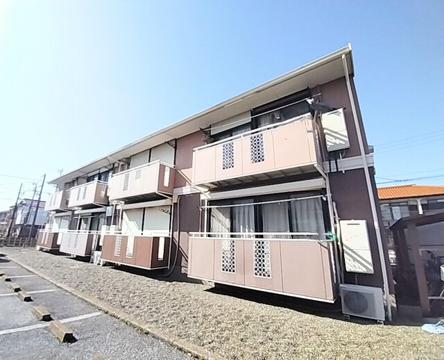 建物外観　南向き日当たり良好♪