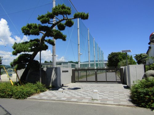 中学校　日立市立日高中学校（中学校）まで2049m
