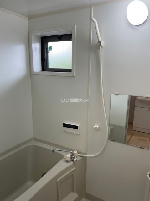 ＪＲ東海道本線 高塚駅 バス乗車時間：29分 最寄りバス停で下車 徒歩6分 2階建 築21年の風呂写真
