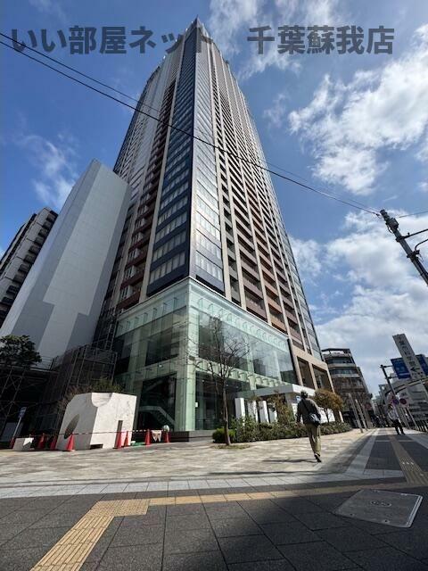 エントランス　落ち着いたエントランスです