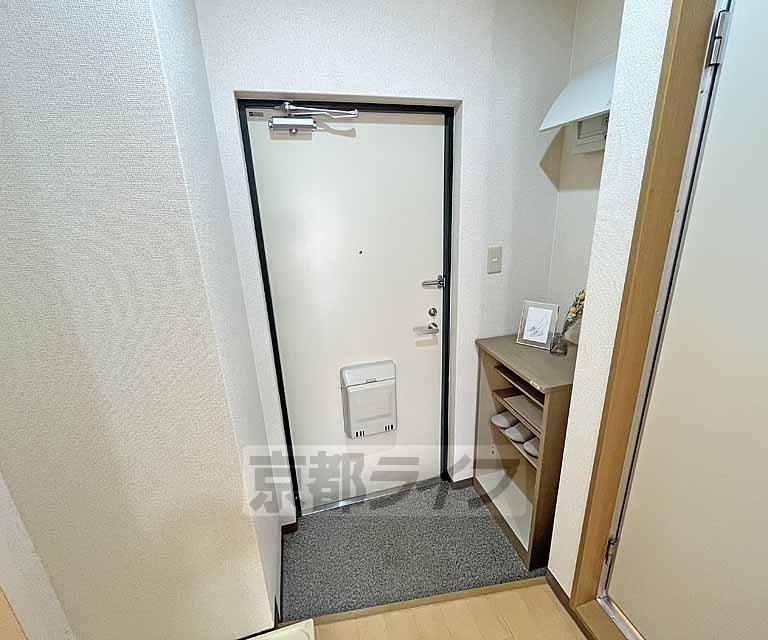 パルティール四条の玄関写真