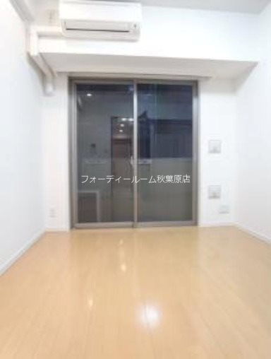 居室・リビング　別号室参考写真