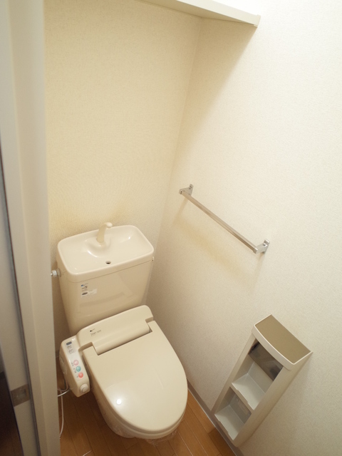 Court yard 高木のトイレ写真