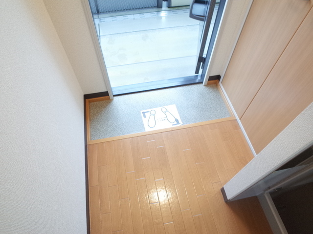 Court yard 高木の玄関写真
