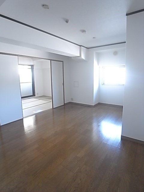 エクレール藤の居間写真