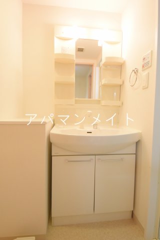 洗面設備　脱衣スペースもあります