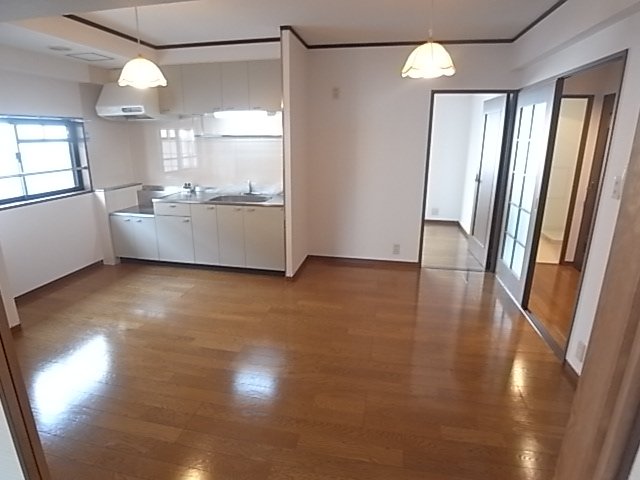エクレール藤の居間写真