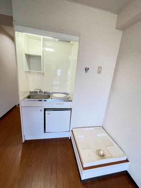 地下鉄長堀鶴見緑地線 西長堀駅 徒歩9分 8階建 築40年のキッチン写真